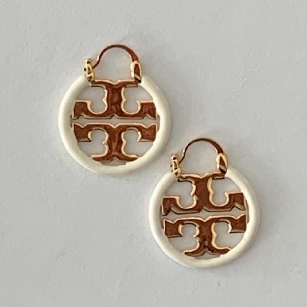 NWOT Tory Burch Miller Enamel Small Hoop Earring - Picture 4 of 5